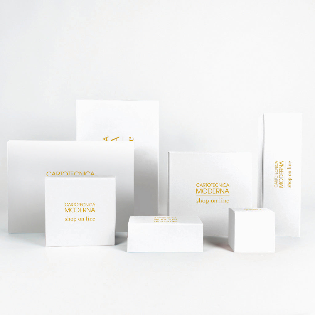 White Luxury collapsible box - hot stamping on a predefined white area